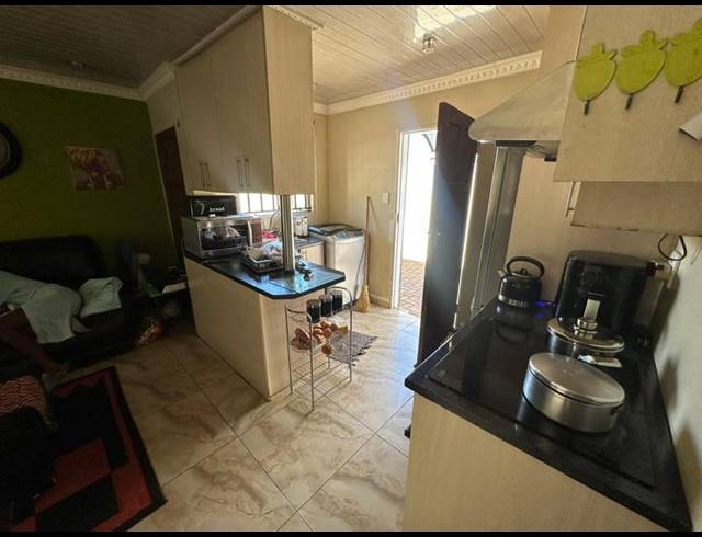 2 BEDROOM HOUSE FOR SALE IN BUHLE PARK